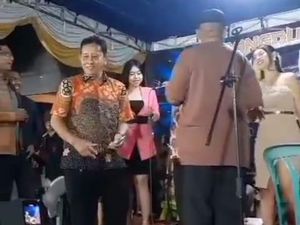 Pemkab Akan Panggil Kades di Sidoarjo yang Sawer Biduan dengan Suguhan Miras