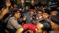 Acungkan Jempol, Panji Gumilang Penuhi Panggilan Bareskrim