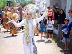 Heboh Wanita Sumedang Menari Jaipong Saat Nikah