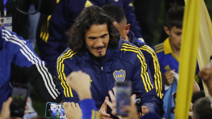 Edinson Cavani Resmi Diperkenalkan Sebagai Pemain Baru Boca Juniors Soccer Football - Edinson Cavani unveiled as new Boca Juniors player - Estadio La Bombonera, Buenos Aires, Argentina - July 31, 2023 Boca Juniors' Edinson Cavani is seen during his presentation to the fans REUTERS/Agustin Marcarian