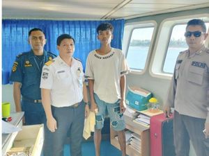 Mabuk Sopi, Pemuda di Sabu Raijua Nekat Melompat ke Laut dari Atas Kapal Mabuk Sopi, Pemuda di Sabu Raijua Nekat Melompat ke Laut dari Atas Kapal