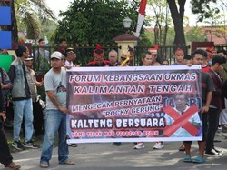 Aksi Damai Ormas di Kalteng Protes Rocky Gerung Diduga Hina Jokowi