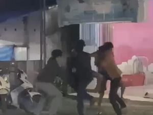 Heboh Tawuran Antarkelompok Pemuda Bawa Sajam di Sinjai, Polisi Selidiki Heboh Tawuran Antarkelompok Pemuda Bawa Sajam di Sinjai, Polisi Selidiki