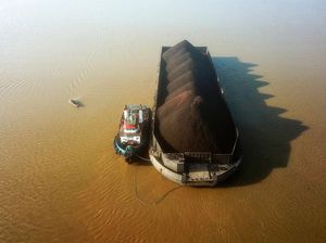 Pendangkalan Sungai Batanghari Hambat Lalu Lintas Angkutan Pertambangan Pendangkalan Sungai Batanghari Hambat Lalu Lintas Angkutan Pertambangan