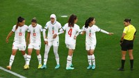Aksi Benzina mengenakan hijab itu langsung menginspirasi banyak orang. Assmaah Helal, Manajer operasional Creating Chances and Football United, memuji langkah Benzina.  