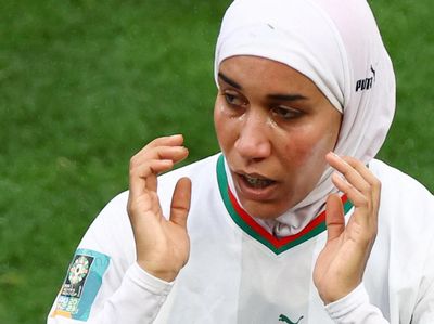 Potret Nouhaila Benzina, Pemain Berhijab Pertama di Piala Dunia Wanita