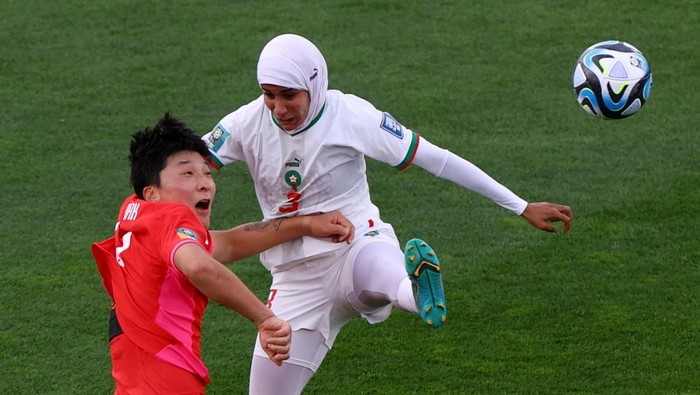 Potret Nouhaila Benzina, Pemain Berhijab Pertama di Piala Dunia Wanita Soccer Football - FIFA Women’s World Cup Australia and New Zealand 2023 - Group H - South Korea v Morocco - Hindmarsh Stadium, Adelaide, Australia - July 30, 2023 Morocco's Nouhaila Benzina celebrates after the match REUTERS/Hannah Mckay TPX IMAGES OF THE DAY