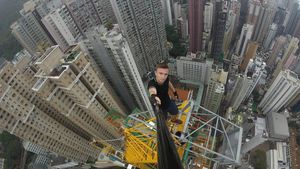 Aksi Remi Lucidi Taklukkan Gedung Pencakar Langit Sebelum Tewas Terjatuh