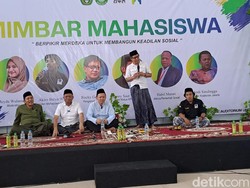 Bantah Hina Jokowi, Rocky Gerung Bandingkan Demokrasi dengan Zaman Kerajaan