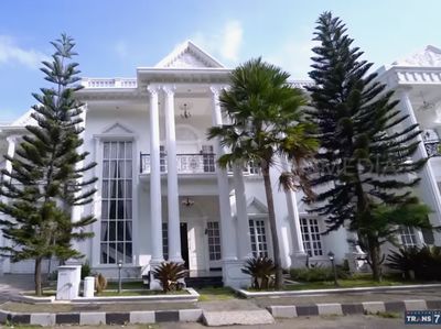 9 Foto Rumah Milik Mantan Sopir Angkot Kini Jadi Juragan Properti