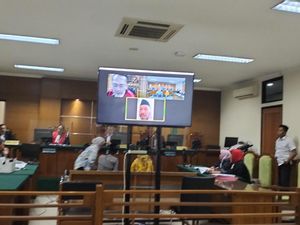 Warga Minta Mantri Suntik Mati Kades di Serang Dihukum Ringan Warga Minta Mantri Suntik Mati Kades di Serang Dihukum Ringan