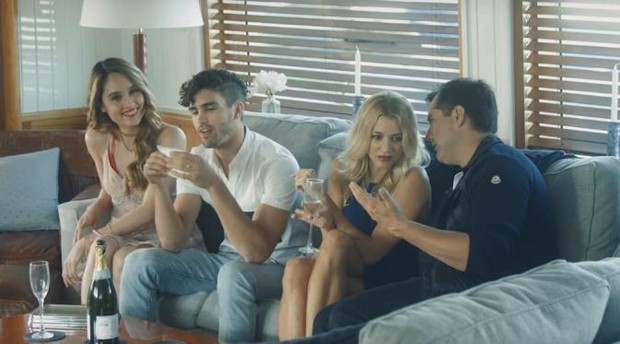 Scene film The Ninth Passenger/foto:pinterest Scene film The Ninth Passenger.