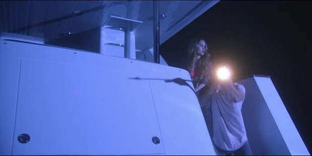 scene film The Ninth Passenger/foto:pinterest scene film The Ninth Passenger.