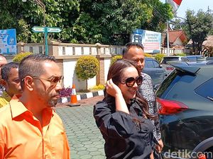Pernikahan 4 Bulan Berakhir, Shinta Bachir Lebih Bahagia Sendiri Pernikahan 4 Bulan Berakhir, Shinta Bachir Lebih Bahagia Sendiri