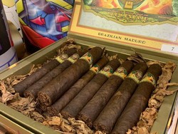 Shisha atau Cerutu? Lebarnya Jurang Kaya Miskin di Lebanon