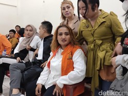 Jalani Sidang Kedua, Lina Mukherjee Tampak Lebih Segar dan Tenang