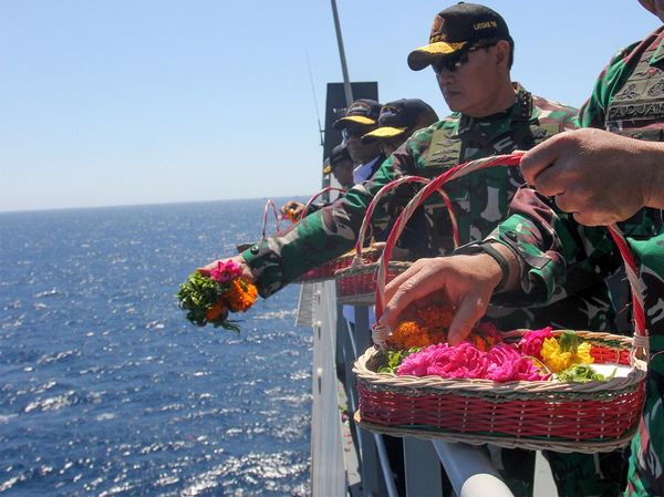 Momen Panglima TNI Tabur Bunga untuk Kenang KRI Nanggala 402