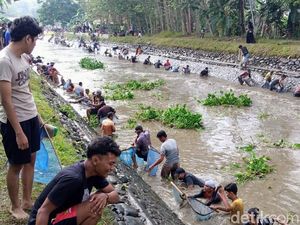 Penampakan Meriahnya Tradisi Bersih Sungai di Kutoarjo Purworejo Penampakan Meriahnya Tradisi Bersih Sungai di Kutoarjo Purworejo