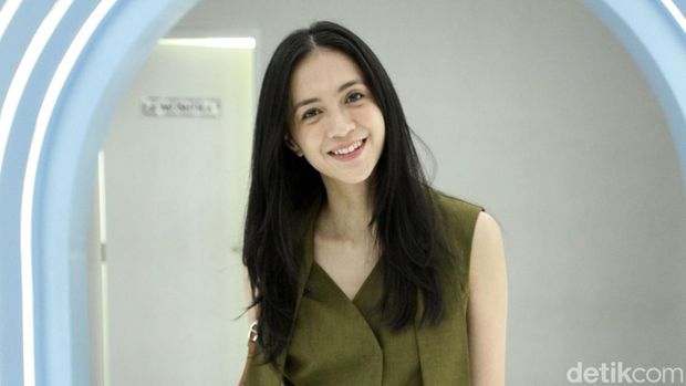 Agla Artalidia saat berkunjung ke kantor detikcom.