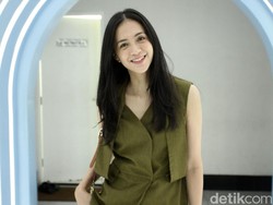 Bahas View From the Top, Agla Artalidia: Gue Banget!