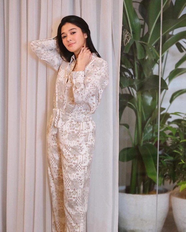 artis Indonesia/Foto: instagram.com/naymirdad artis Indonesia yang mendapat julukan ratu sinetron