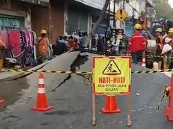 Aspal di Pasar Kembang Surabaya Pecah: Awal Mula hingga Penyebab