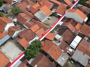 Foto-foto Bendera Merah Putih 150 Meter Berkibar di Tegal