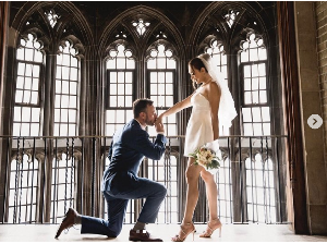 Foto: Gaya Minimalis Dewi Rezer Menikah dengan Kekasih Bule di Kanada Foto: Gaya Minimalis Dewi Rezer Menikah dengan Kekasih Bule di Kanada