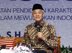 Ganjar Jenguk Cak Nun di RSUP Sardjito: Alhamdulillah Mulai Membaik