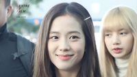 5 Gaya Jisoo BLACKPINK Pakai Kaos Dukungan LGBT, Bikin Heboh Dua Kali