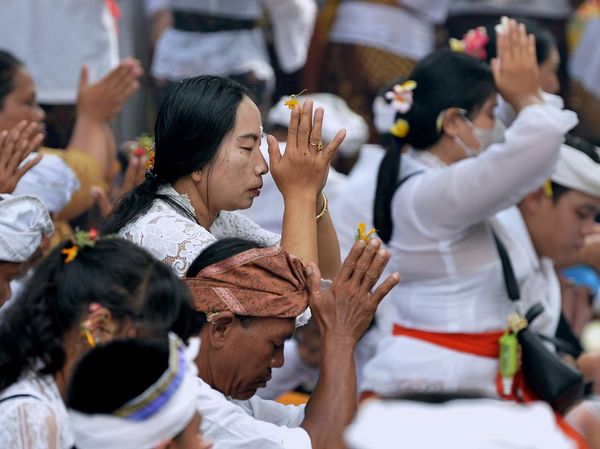 Melihat Tradisi Hari Raya Galungan di Bali