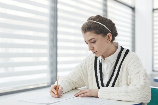 Ilustrasi menulis naskah pidato. /Foto: Pexels.com/Andy Barbour.