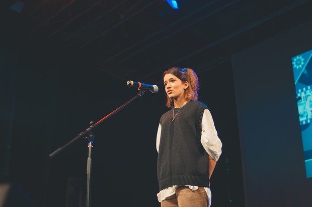 Ilustrasi wanita tetap tenang saat nge-blank. /Foto: Pexels.com/Cojanu Alexandru. Ilustrasi wanita tetap tenang saat nge-blank. /Foto: Pexels.com/Cojanu Alexandru.