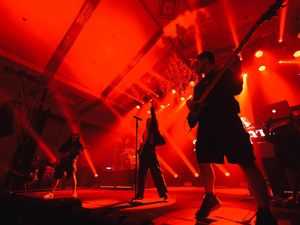 Isyana Sarasvati Getarkan Cirebon, Pembuka Konser Tur Album Keempat