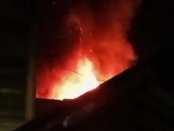 1 Rumah Warga Cimahi Dilalap Api, Diduga Dibakar Menantu yang ODGJ