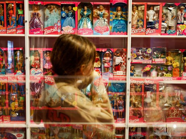 Kepincut 500 Koleksi Barbie di Museum Wellington