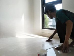 4 Tips Memilih Lem Kayu buat Proyek Dekorasi DIY di Rumah