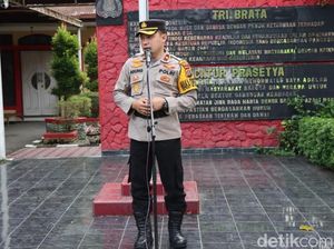 Sanksi Demosi 4 Tahun untuk Eks Wakapolres Binjai gegara Selingkuh Sanksi Demosi 4 Tahun untuk Eks Wakapolres Binjai gegara Selingkuh