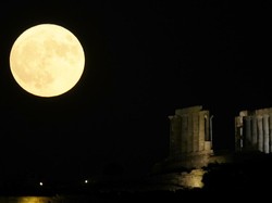 Doa Melihat Fenomena Blue Moon 30-31 Agustus 2023