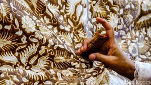 Melihat Lebih Dekat Teknik Pembuatan Batik Tulis Lok Chan