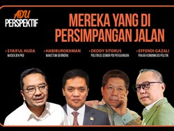 Adu Perspektif: Mereka yang di Persimpangan Jalan