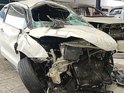 Penampakan Mobil Rendy Kjaernett Usai Kecelakaan, Bagian Depan Hancur Parah
