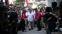 Momen Prabowo Sambangi Markas DPP PSI