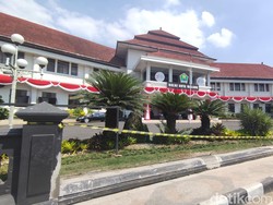 Pemkot Malang tetiba Bongkar Pagar Balai Kota