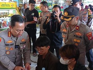 Sambangi Pujasera, Polisi di Jaksel Dengarkan Keluhan Pelaku UMKM