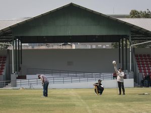 Stadion Manahan Ditutup Mulai 27 Oktober, Begini Nasib Laga Kandang Persis Stadion Manahan Ditutup Mulai 27 Oktober, Begini Nasib Laga Kandang Persis