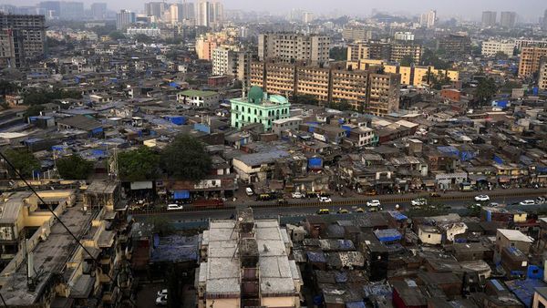 Potret Kampung Paling Kumuh di Asia