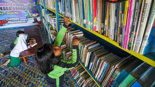 Potret Rumah Baca Gratis di Perkampungan Nelayan Jambi