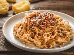Resep Fettuccine Saus Bolognese, Praktis dan Enak Untuk Makan Malam