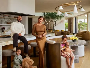 13 Potret Rumah Mewah John Legend dan Chrissy Teigen, Ada Kolam Bola